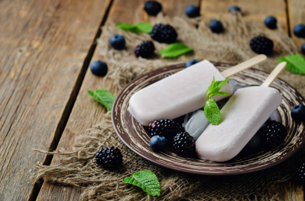 istock Vanilla Ricotta ice cream with blackberry and blueberry 688875016