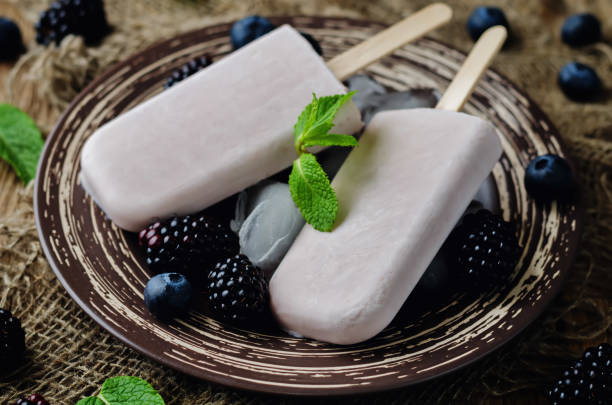 istock Vanilla Ricotta ice cream with blackberry and blueberry 688875018