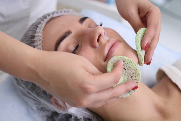 istock Cleaning the skin with foam 688875412