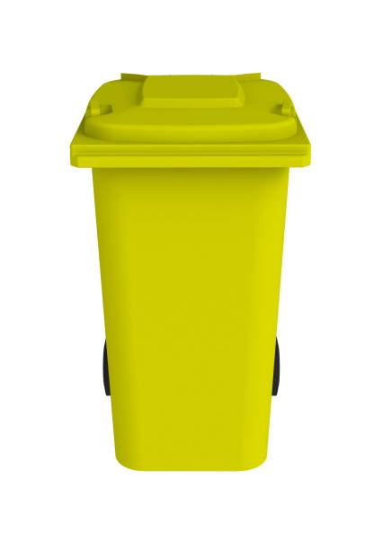 illustrazioni stock, clip art, cartoni animati e icone di tendenza di vista frontale del cestino della spazzatura giallo con coperchio chiuso su sfondo bianco, rendering 3d - krung