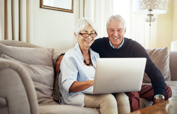 istock The world online is so fascinating 688949084