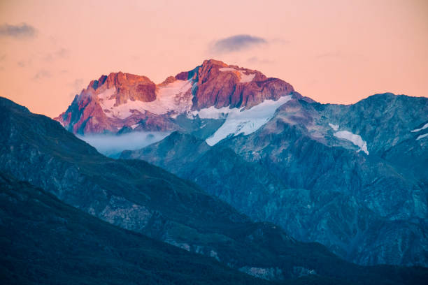 istock Dawn Light On The Southern Alps 688960278