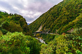 die-otira-gorge-road-ist-ein-teil-des-state-highway-73-und-bleibt-wichtige-mitteilung-und.jpg?b=1&s=170x170&k=20&c=HXQLuDDqAuczMprBV3_DBj4spw6ZRTn7JTD5s2ZdAa4=