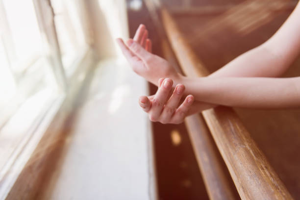 istock Hands of a ballerina close-up 689000814