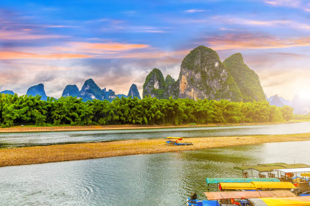 istock Guilin in Yangshuo, Guangxi, beautiful landscape 689004222