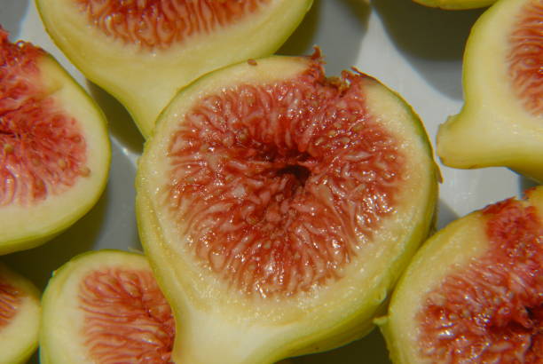 istock Sweet figs to eat - Spain 689015086