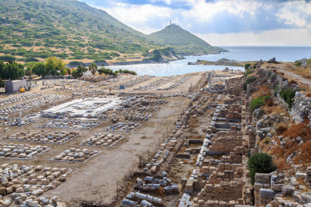 marktplatz der antiken stadt knidos in datca, türkei - mugla province stock-fotos und bilder