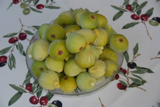 istock Sweet figs to eat - Spain 689054536