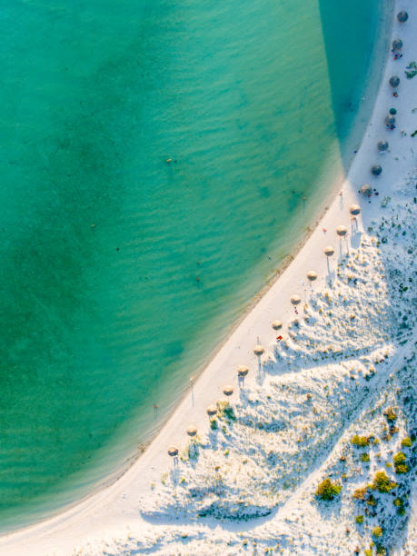 ラ パズ ビーチ メキシコのパノラマ ビュー - ラパス ストックフォトと画像