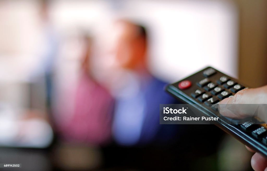 El desenfreno viendo / canales - Foto de stock de Industria televisiva libre de derechos
