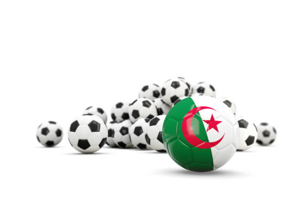 fußball mit flagge von algerien isoliert auf weiss - soccer soccer ball symbol algeria stock-grafiken, -clipart, -cartoons und -symbole