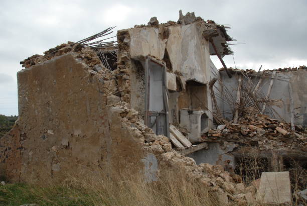 istock Old ruin - old house in Spain 689308314