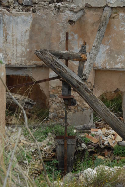 istock Old ruin - old house in Spain 689313734