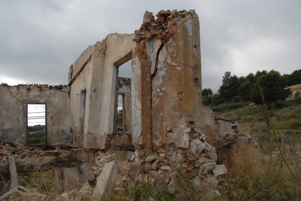 istock Old ruin - old house in Spain 689324620