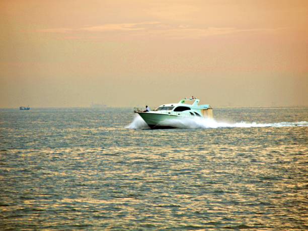 istock Boat to thousand island 689350896