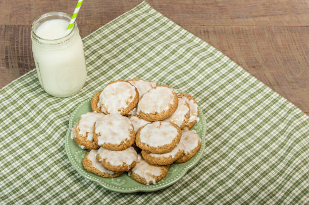 istock Baked cookies on green plate 689372808