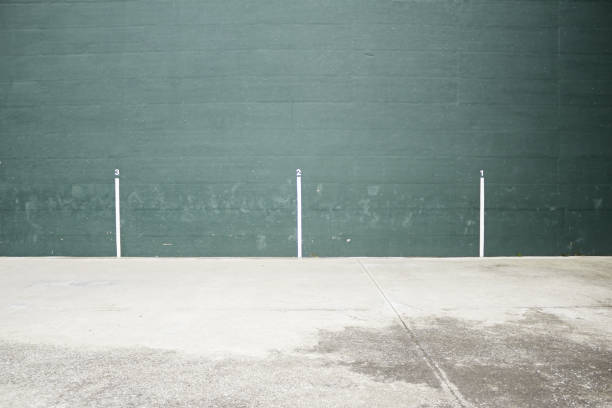 istock Hand ball Tennis 689478388