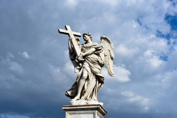 Angel with the Cross. Sant\