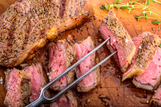 istock Juicy Steak in Slices 689527906