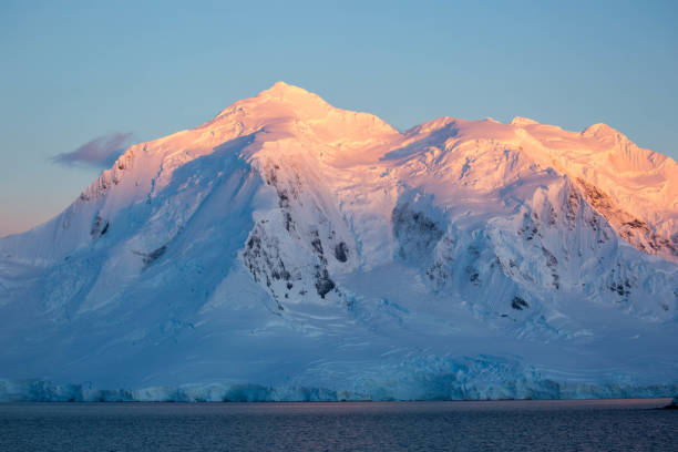 istock Antarctica: Sunrise over Wiencke Island 689541696