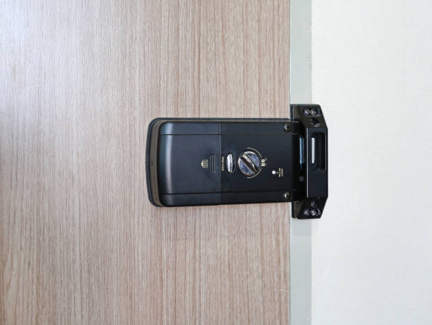 rückseite eines elektronischen tür schloss zimmer. - cardkey entrance keyless order stock-fotos und bilder