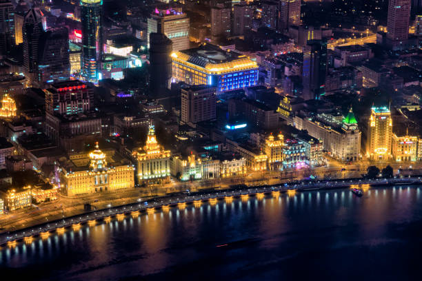 istock Shanghai Bund at night 689562260