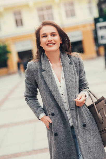 istock City girl 689593218