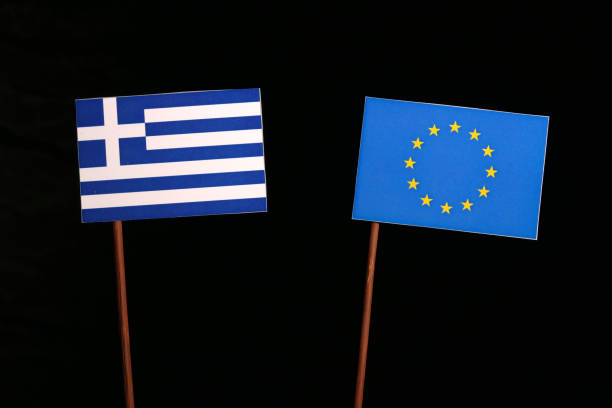 黒の背景に分離された欧州連合 (eu) フラグとギリシャ国旗 - flag greece european union flag coat of arms ストックフォトと画像