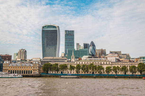 istock Skyline of London 689655032