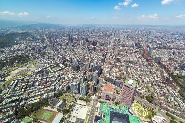 istock Taipei skyline Taiwan 689691578