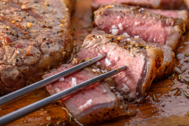 istock Juicy Steak in Slices 689716534