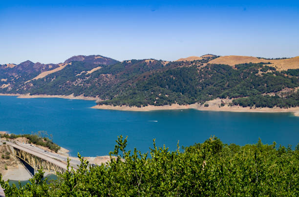 озеро сонома водохранилище - sonoma county california coastline northern california стоковые фото и изображения