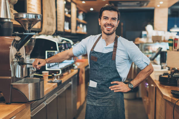 dono da loja de café feliz - caffeine caucasian satisfaction small business - fotografias e filmes do acervo