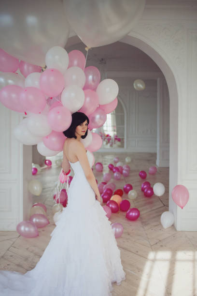 Vestidos De Novia Esponjados - Banco de fotos e imágenes de stock - iStock Vestidos De Novia Esponjados - Banco de fotos e imágenes de stock - iStock
