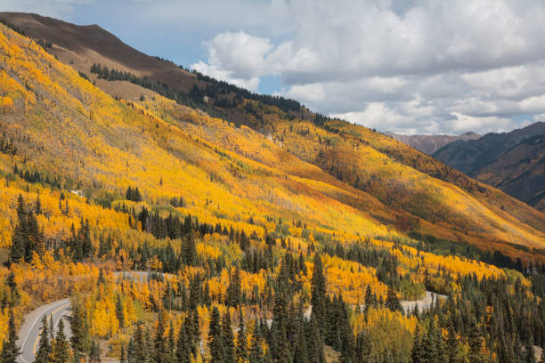 istock Colorado Autumn Scenery - The Million Dollar Highway 689794484