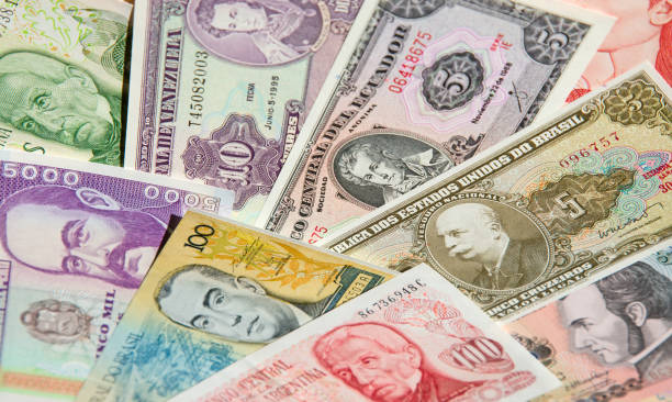 banknotów - argentina mexican pesos currency finance zdjęcia i obrazy z banku zdjęć