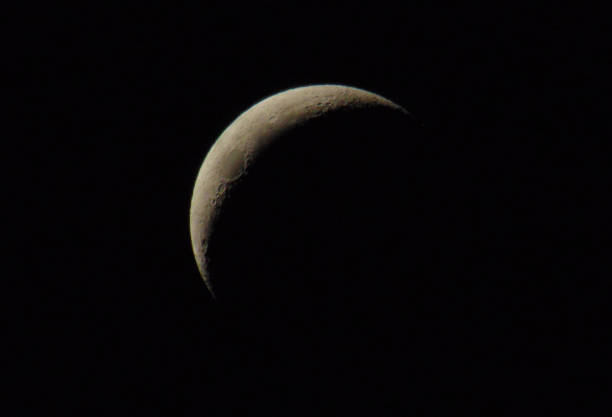 istock A Crescent Moon Above Los Angeles County 689893332