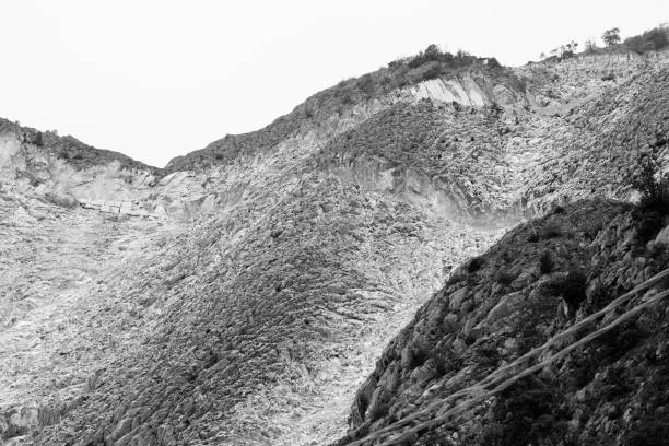 istock marble quarry in marina di carrara 689919230