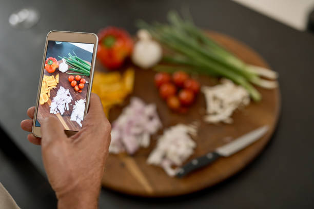 istock I must share this picture online 689998250