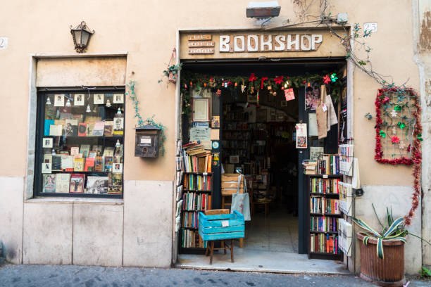 księgarnia w: rzym - bookstore book store retail zdjęcia i obrazy z banku zdjęć