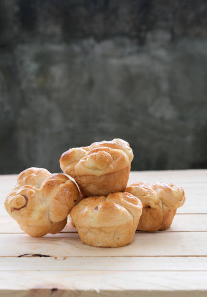 istock Fresh homemade bread outdoors 690009414
