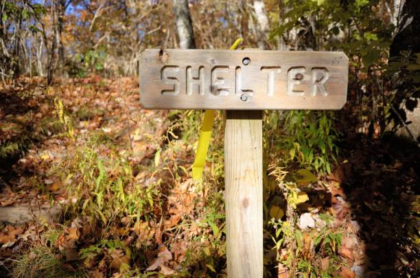 istock Shelter sign on the trail 690127000