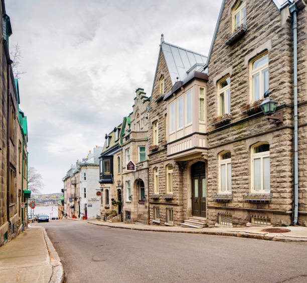 istock Empty old street going downhill in old Quebec City 690133894