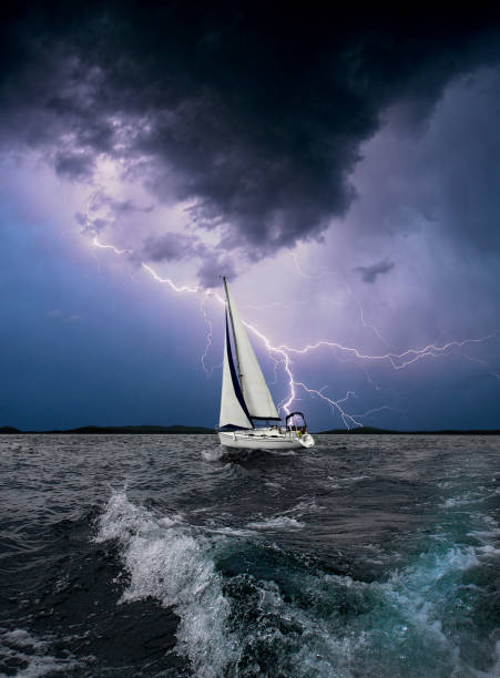reise auf einem segelboot. sommerreise. - marina nautical vessel sailboat harbor stock-fotos und bilder