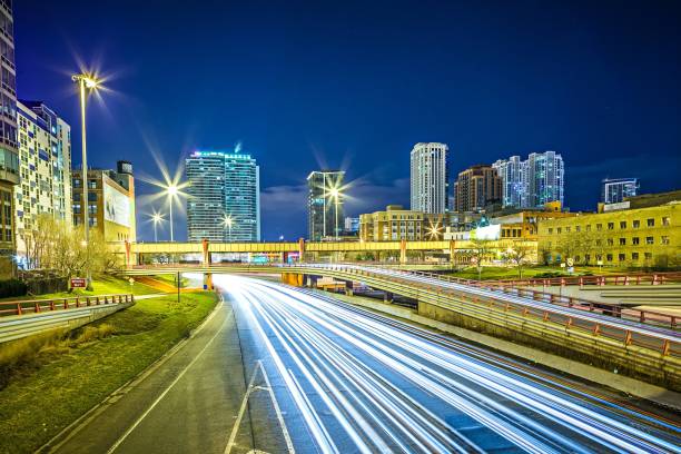 istock chicago illinois city skyline downtown at night 690169608