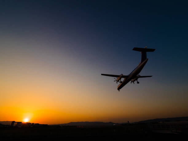 istock Landing， Home comming to my town 690236668