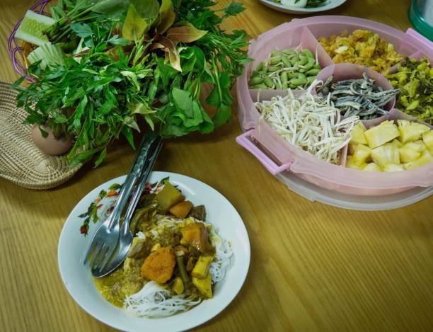istock Thai Vermicelli Eaten With Curry. 690243272