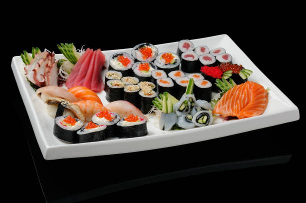 cucina giapponese - sushi sashimi salmon tuna foto e immagini stock