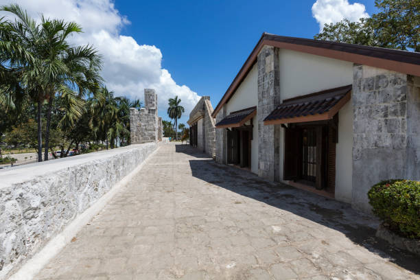 CEBU - PHILIPPINES - OCTOBER 30, 2015 :Fort San Pedro in Cebu, Philippines CEBU - PHILIPPINES - OCTOBER 30, 2015 :Fort San Pedro in Cebu, Philippines driveway colonial style house residential structure stock pictures, royalty-free photos & images