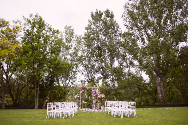 istock Original wedding floral decoration 690610878